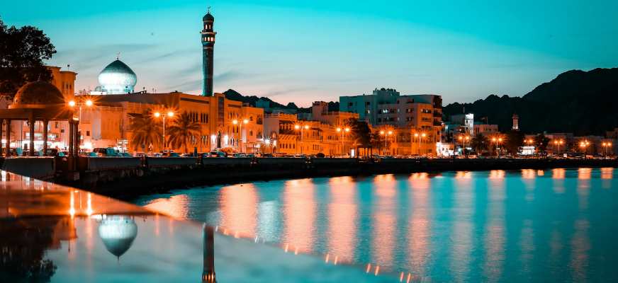Omani desert tour with camel ride in Wahiba Sands